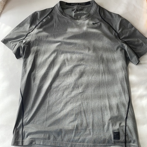 Nike tee - Picture 3 of 3